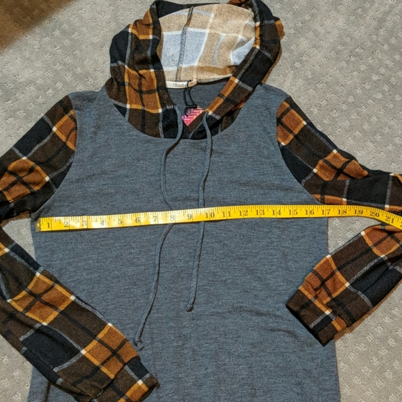 Last One! NWT Plaid Hoodie - Picture 5 of 6